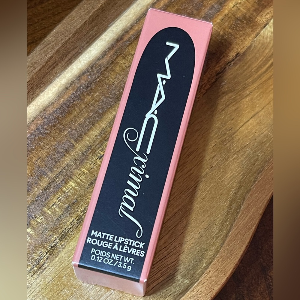 mac cosmetics | macximal ‘honeylove’ lipstick